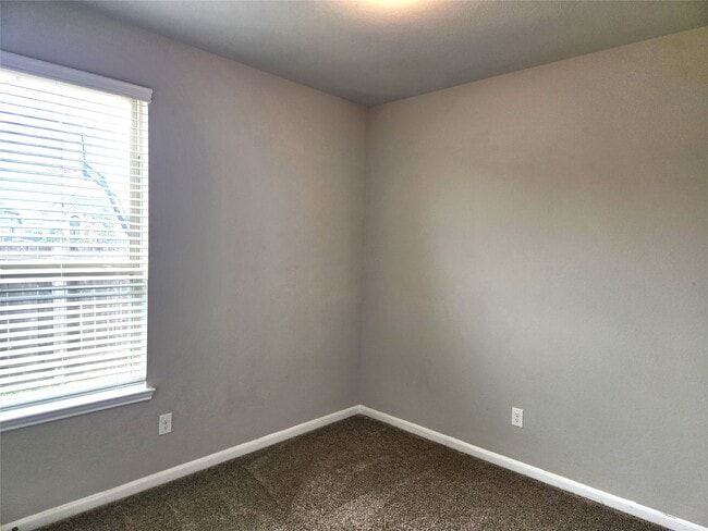 Photo - 8519 Golden Field Dr