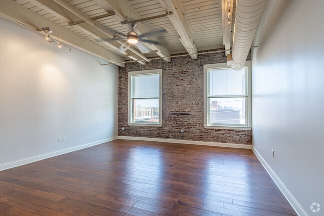 2BR, 2BA - 1,132SF Living/Dining Area