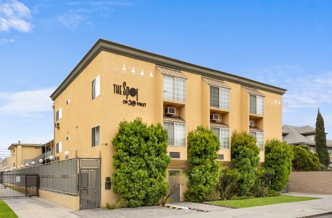 Photo - 721 W 30th St Unidad 12