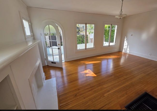 Photo - 124-128 Breeze Ave.-126 Unidad 126