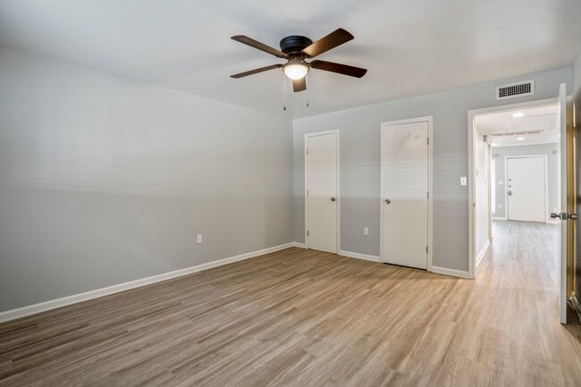 Building Photo - 5343 Richmond Ave. Unit True