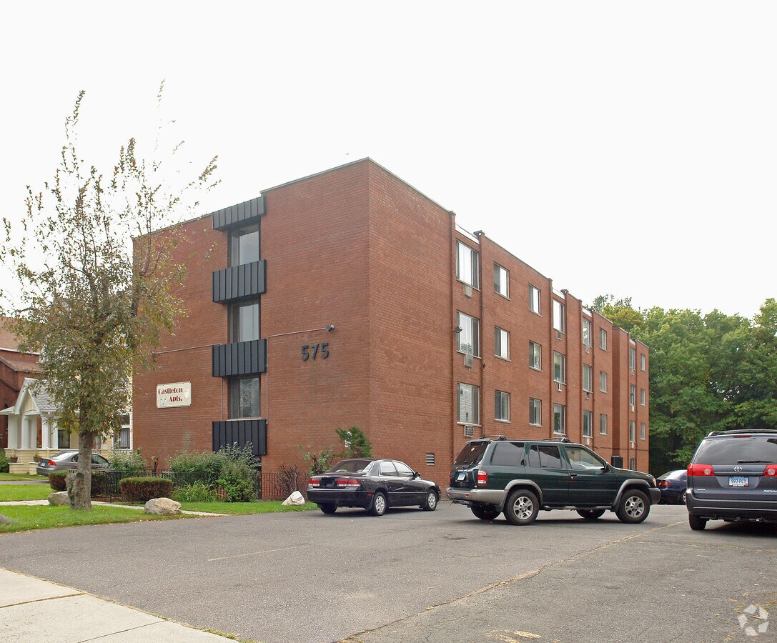 Photo - 575 Farmington Ave