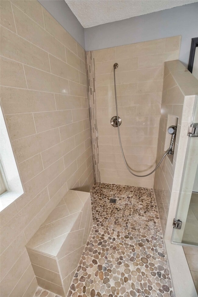 Building Photo - 5216 Spring Branch Dr