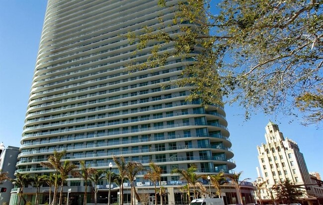 Building Photo - 400 Central Ave Unit 2001