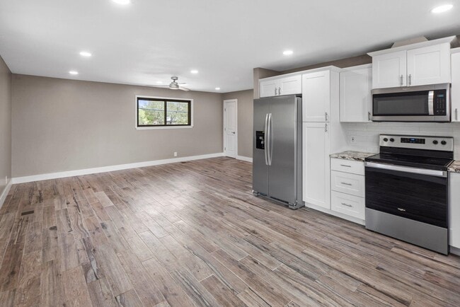 Photo - 902-902 Sherwood Forest Dr