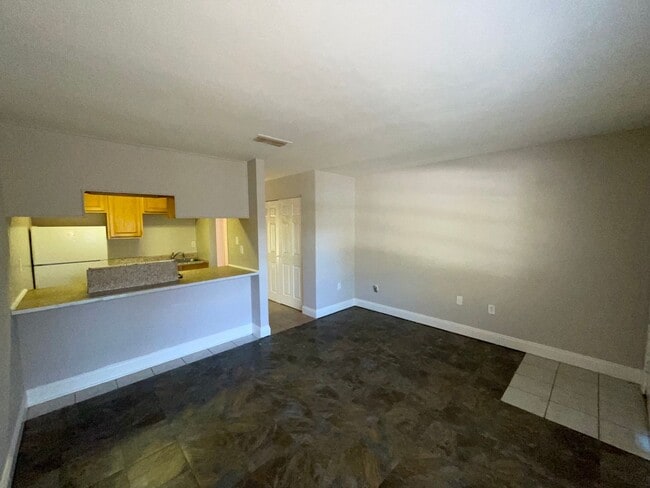Photo - 3506 NW 21st St Unit Apt 8