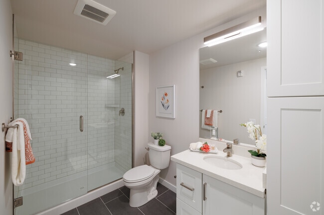 2BR, 2BA - 988SF