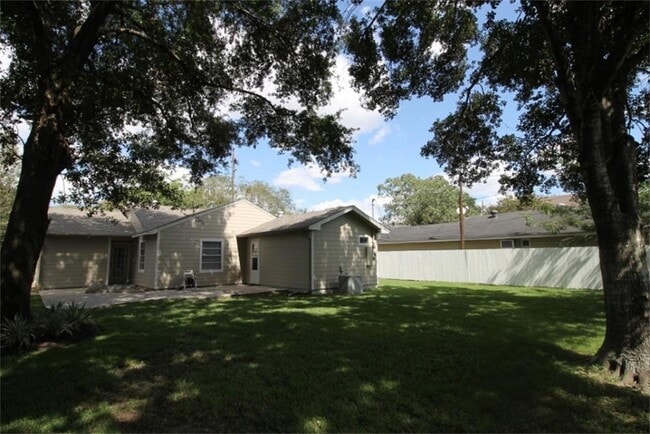 Photo - 4607 Pine St