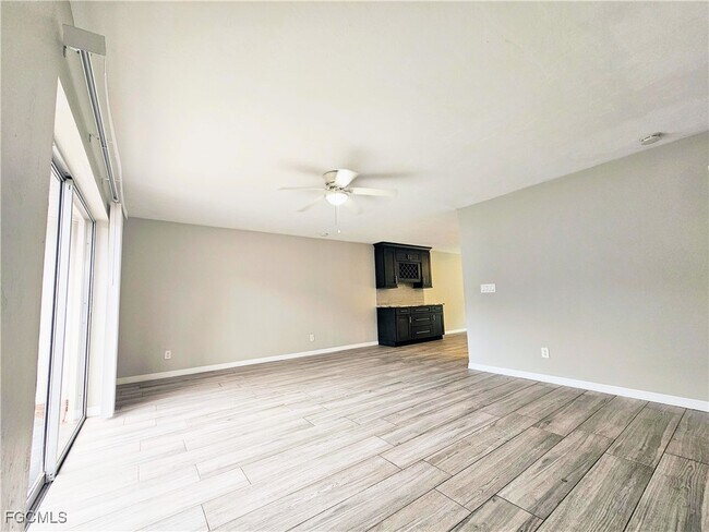 Photo - 523 SE 24th Ave