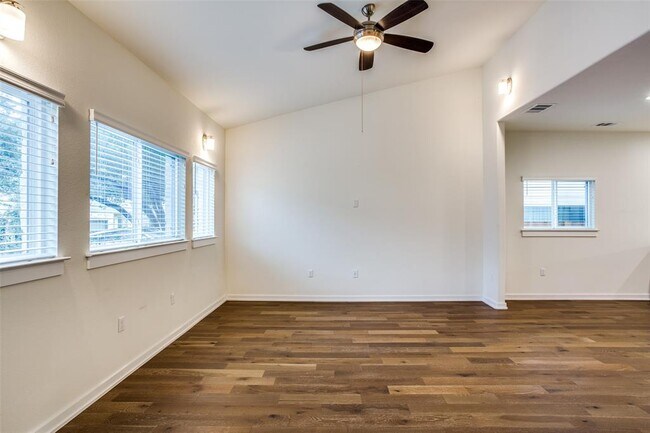 Photo - 6800 Menchaca Rd