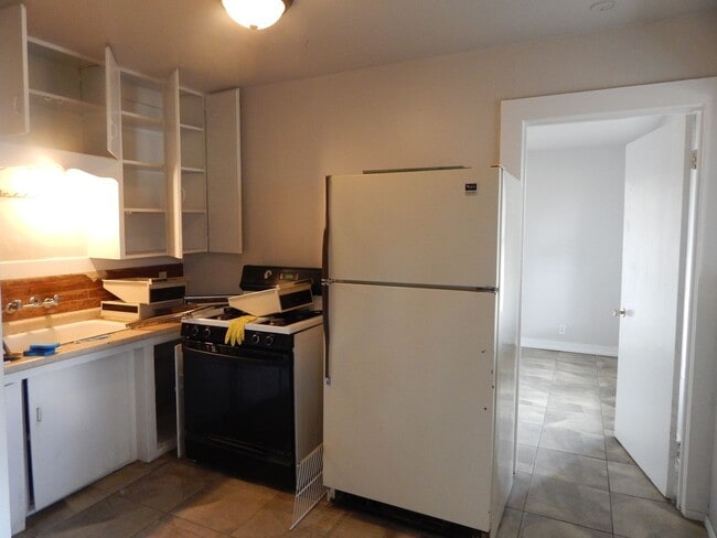 Photo - 3210 SW 4th Ave Unit 3210 SW 4th #B