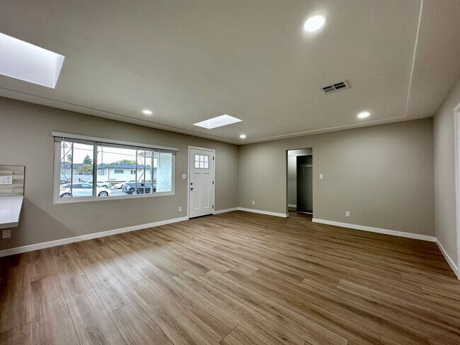 5051 Campanile Dr