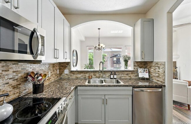 Photo - 2100 N Humboldt St Unidad 208