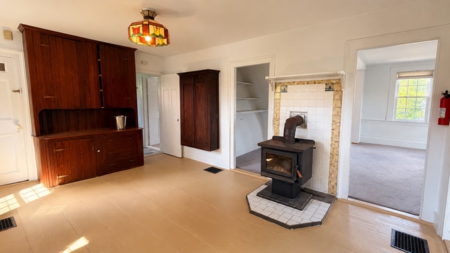 Photo - 1 Limestone Pl