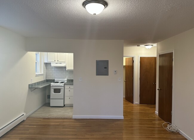 Building Photo - 2018 Commonwealth Avenue Unit 33