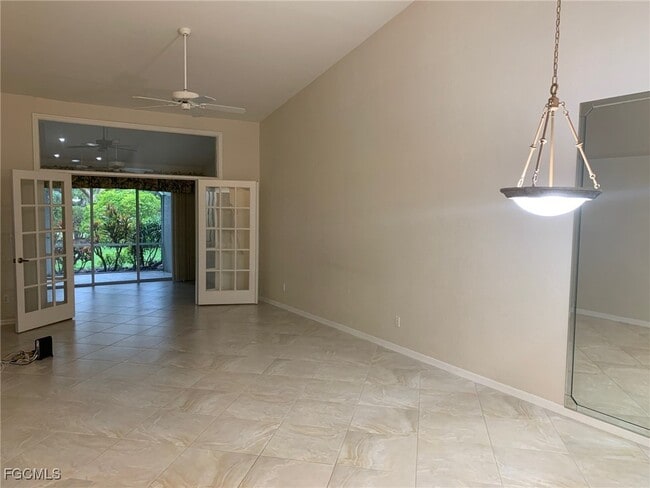 Photo - 1909 W Crown Pointe Blvd