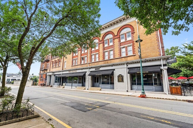 Summit Opera House