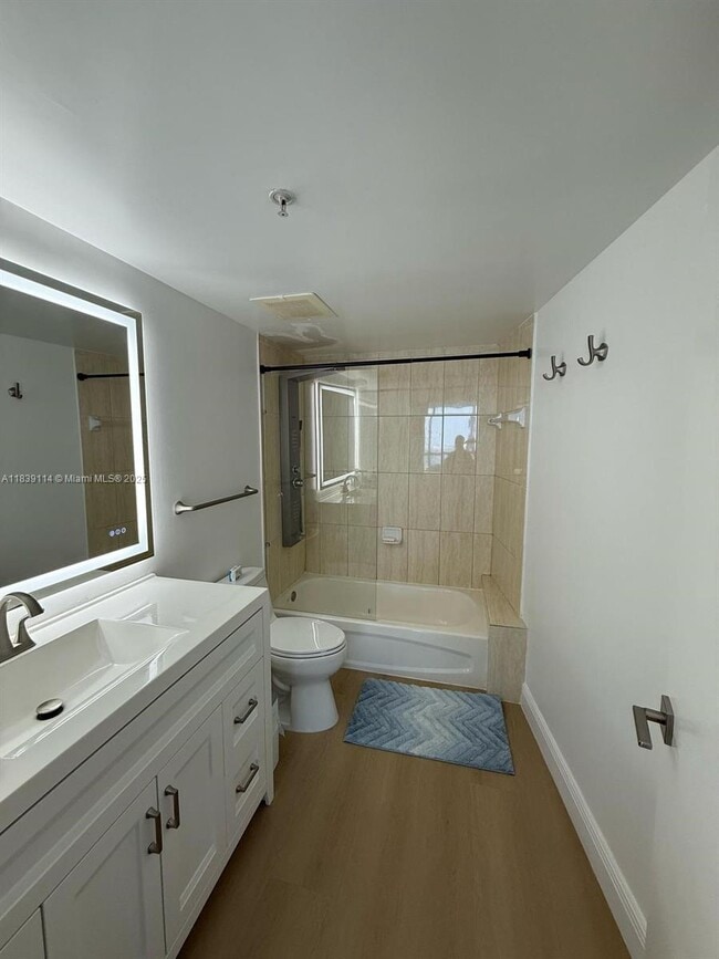 Photo - 1750 N Bayshore Dr Unit 5401