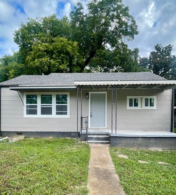 Photo - 2105 Robbins St House