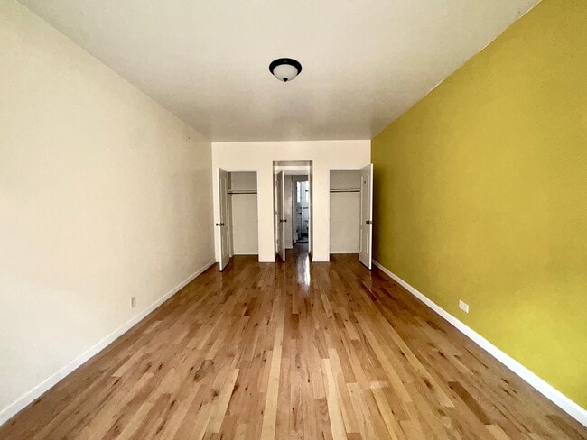 Building Photo - 20 Crooke Ave Unit 2