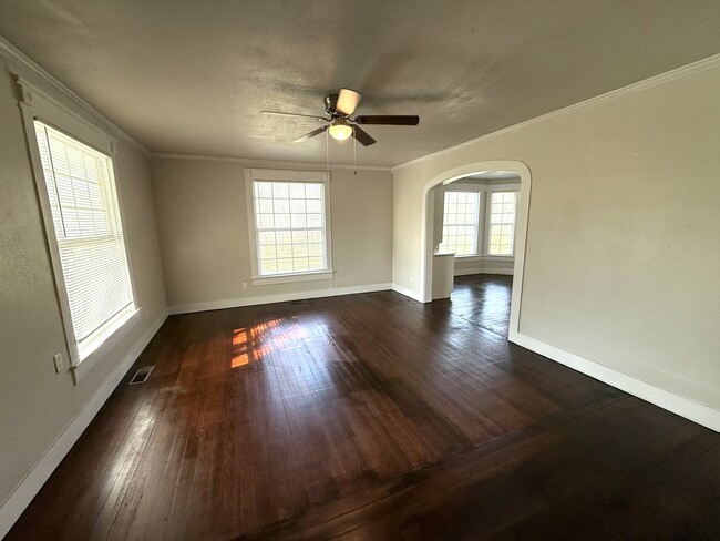 Photo - 524 Carter St SE