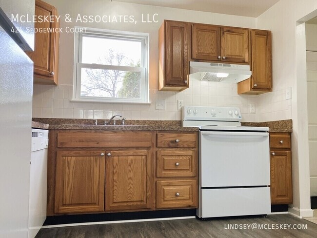 Photo - 424 Sedgewick Ct