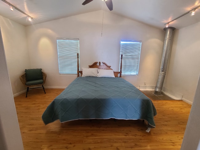 Photo - 991 N 2100 W