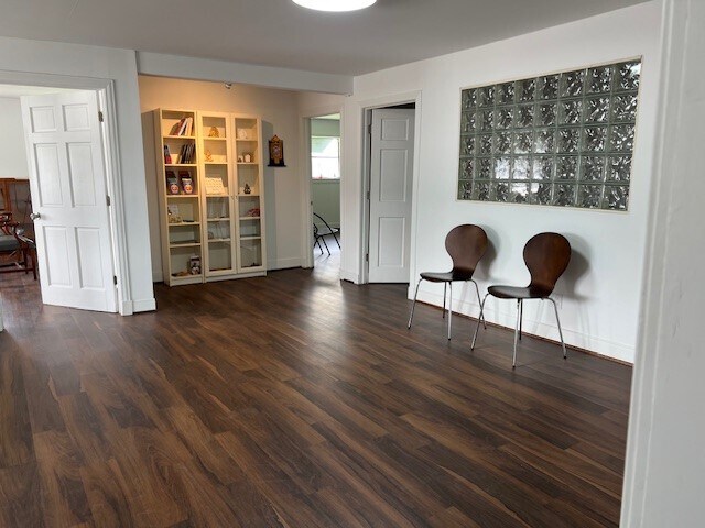 Photo - 5106 Center St