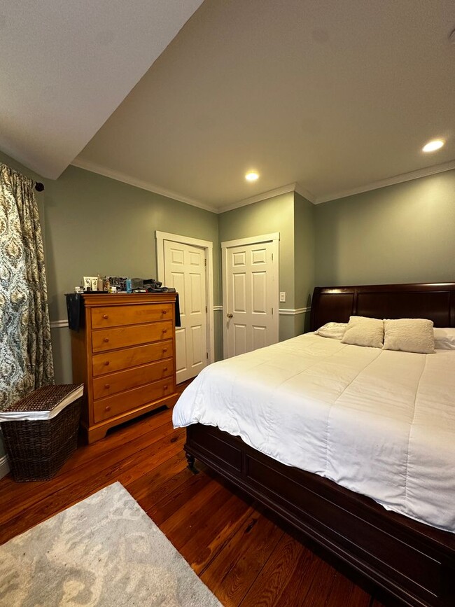 Photo - Spacious 3 Bed | 2 Bath in Prime Somerville Location with 2 parking!