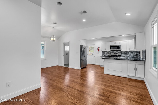 Photo - 351 Hulse Ave