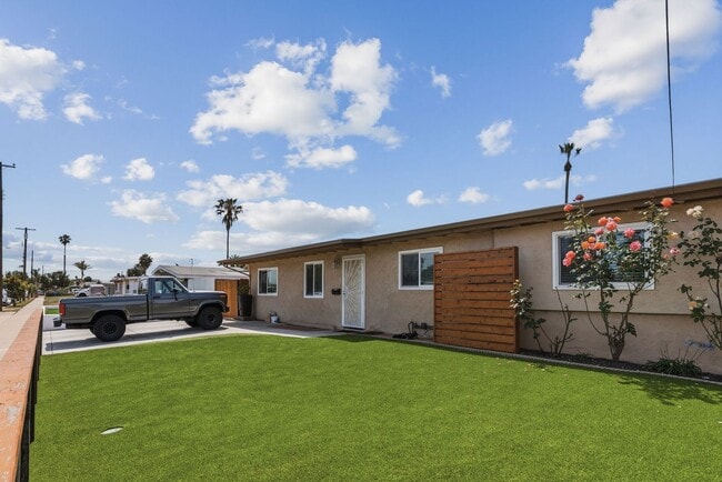 1127 Hemlock Ave