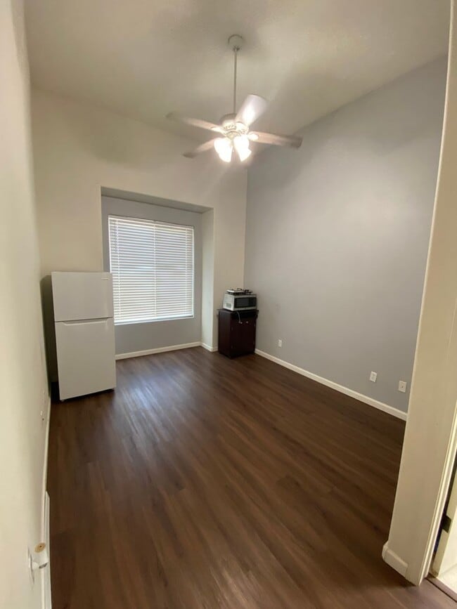 1625 Belmont Ct Unit C