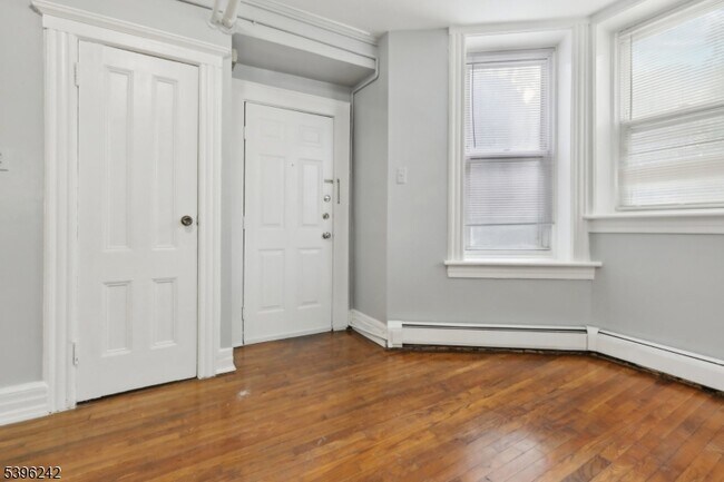 Photo - 162 Fairview Ave