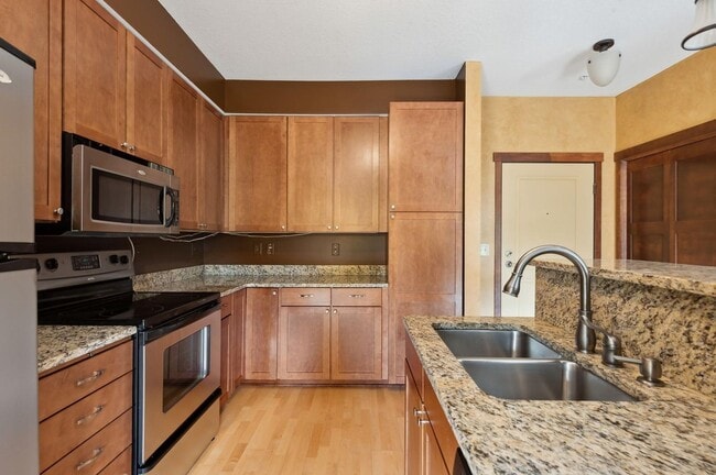 Photo - 1 BR/1 BA Crocus Hill Charmer! Unit 8