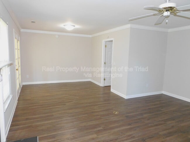 Photo - 5609 Wellsley Dr W