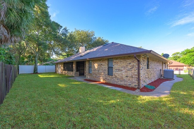 Photo - 1523 Poplar Dr