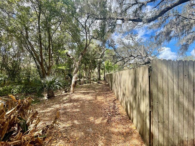 Photo - 837 Benchwood Ct