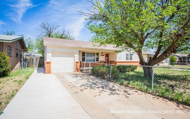 Photo - 1320 60th St