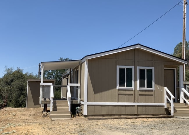 Building Photo - 4250 Woodview Ln Rental