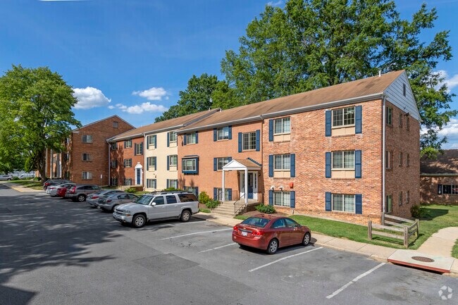 Deerfield Run &amp; Village Square North Apart&hellip; Apartments