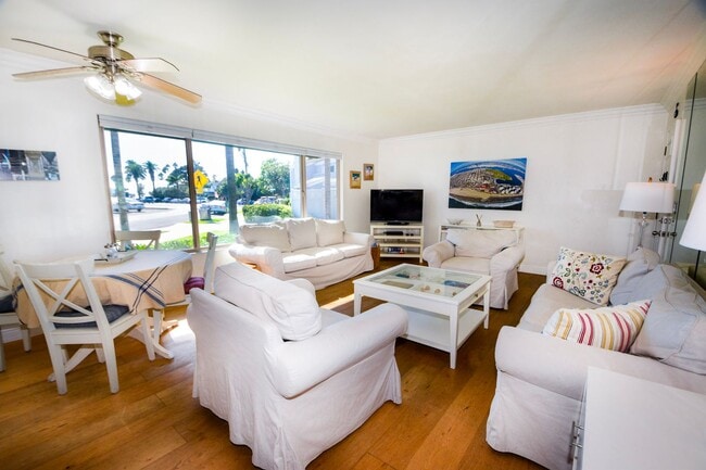 1052 Isabella Ave Unit Vacation Rental