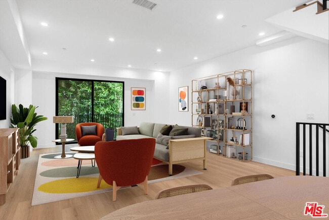 Photo - 1651 Selby Ave