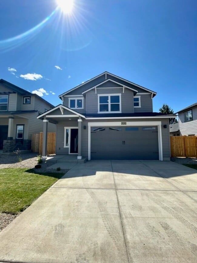 Stunning newer home in NE Bend neighborhood! - Stunning newer home in NE Bend neighborhood!