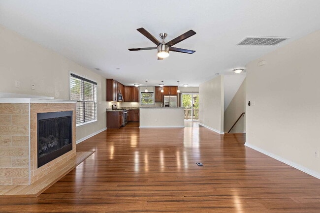 Photo - Tri Level townhome