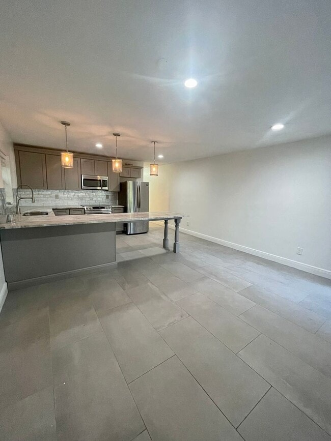 Photo - 1001 E Pine St