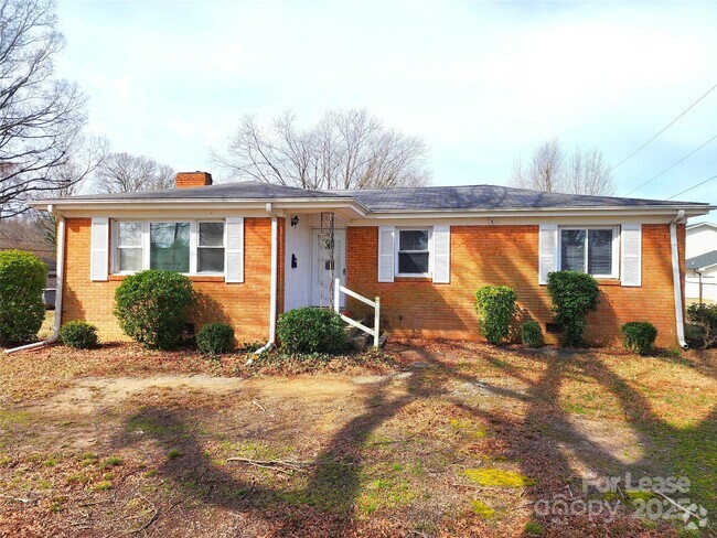 Building Photo - 1310 Oakwood Ave Rental