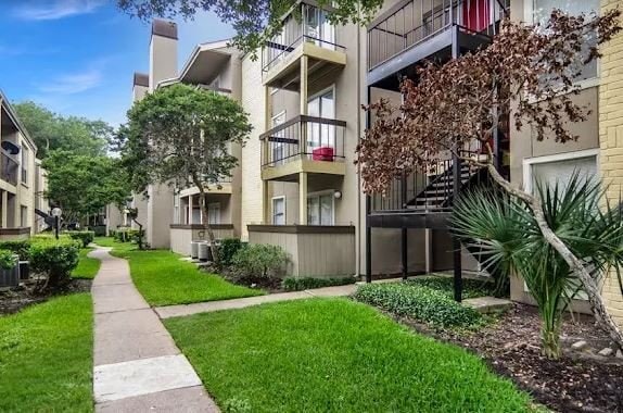 Photo - 10901 Meadowglen Ln Unidad 317B