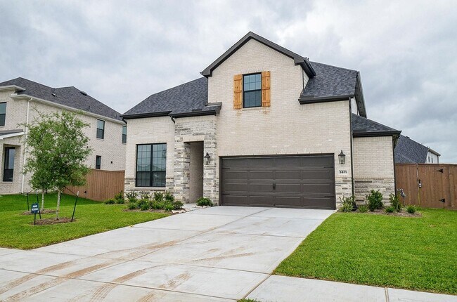 Building Photo - 3811 Hermitage Dr