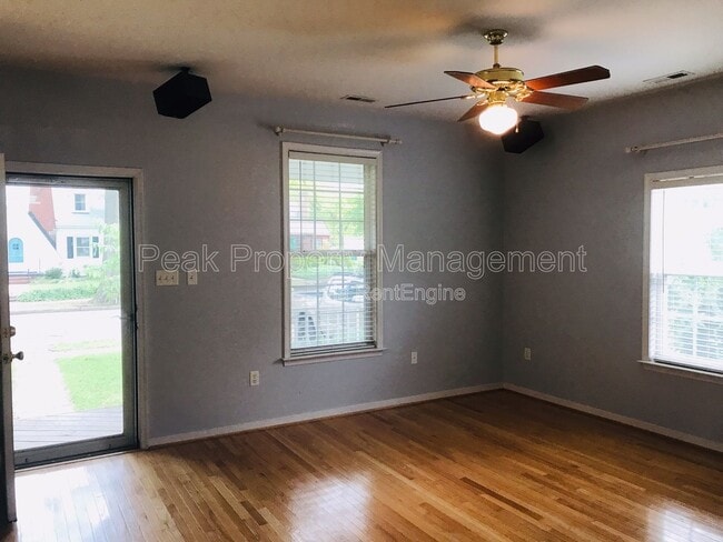 Photo - 1903 Elmsmere Ave