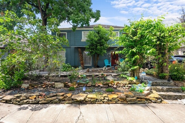 Building Photo - 1955 Lexington St Unit A